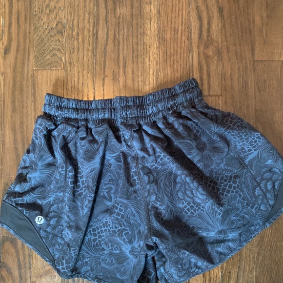 Lululemon Matching Set: Free To Be Bra & Shorts - Picture 5 of 6